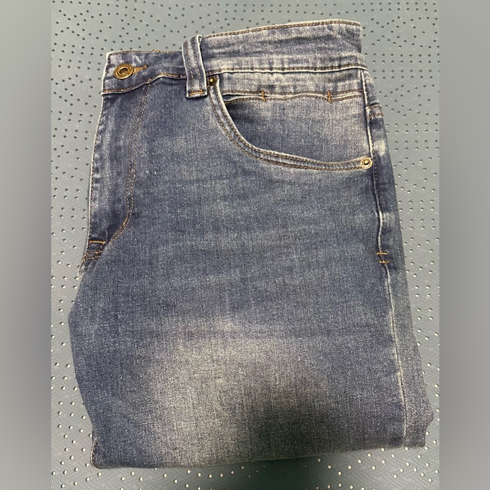 Kenneth Cole men jeans size W32, L30 slim fit 74% cotton excellent condition